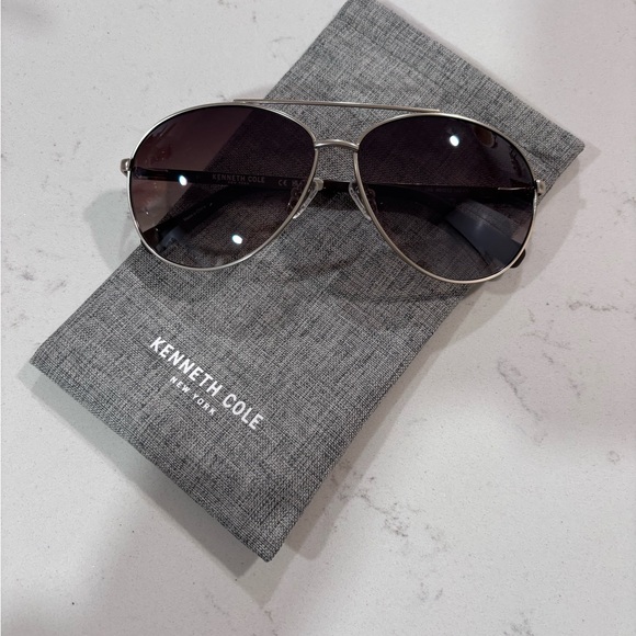 Kenneth Cole Other - Kenneth Cole Gray Aviator Sunglasses